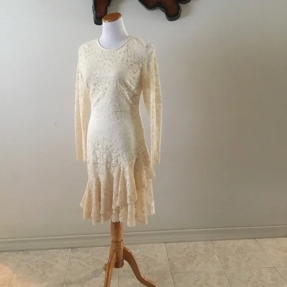 🌹2X HOST PICK🌹TICOSA BEIGE LACE DRESS WITH RUFFLE LAYERED LACE HEM/SZ L - Picture 7 of 14